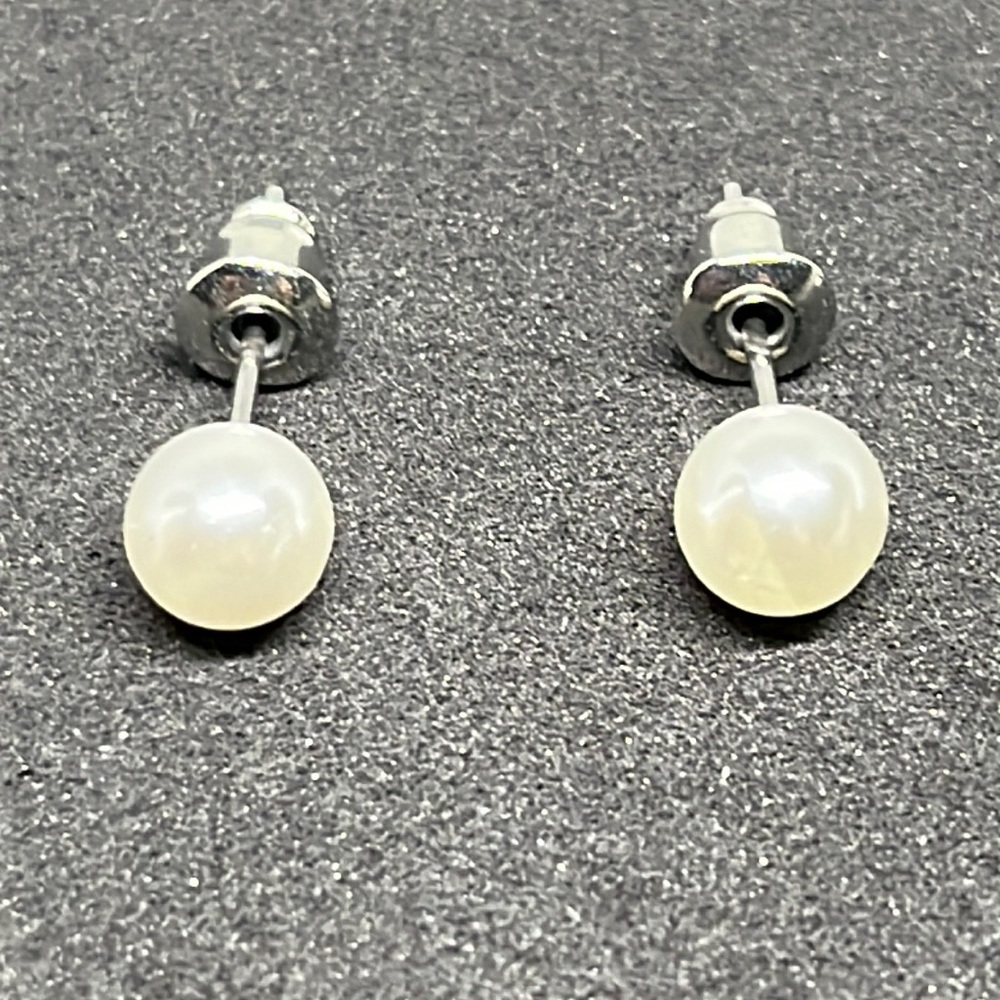 Earrings faux pearl